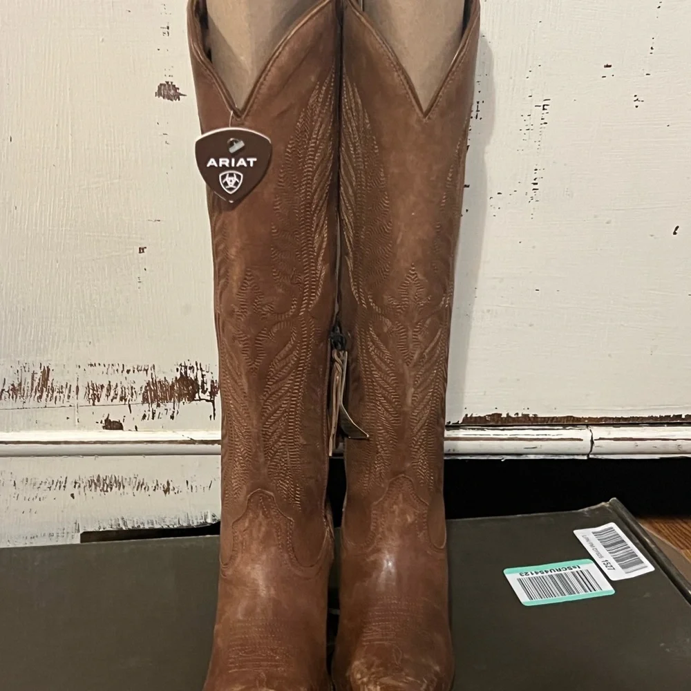 Ariat Brown Heeled Boots with Classic Western Style - Picture 5 of 17